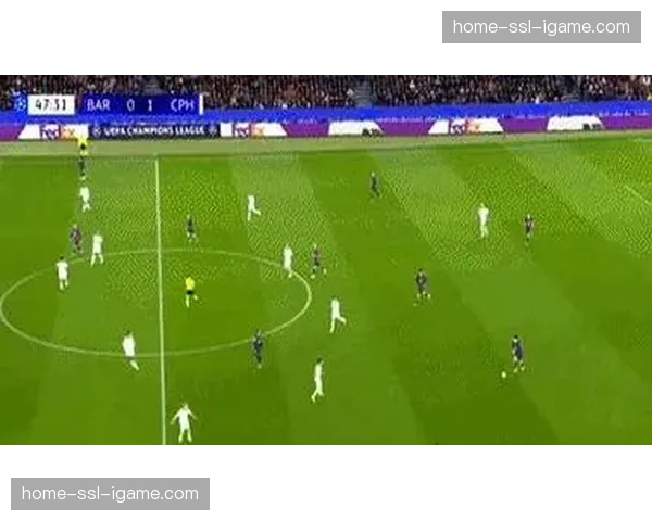 即时：莱万点射破门，巴萨1-0领先拉斯帕尔马斯。