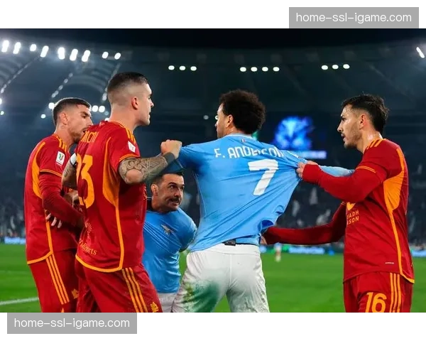 特写：点球争议后，主裁判奥利弗与VAR沟通长达四分钟